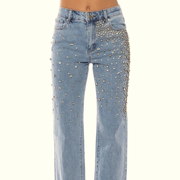 AKIRA Denim - Akira Rilee Embellished Straight Fit Jeans
